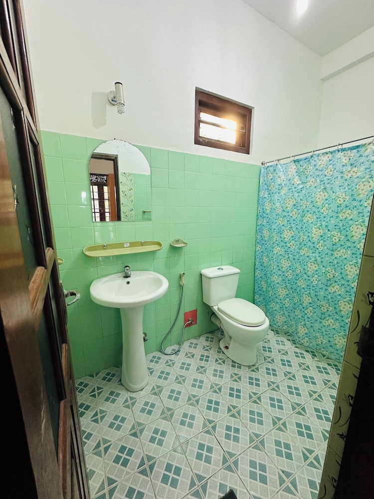 Ocean View — Hotel rooms in Bentota