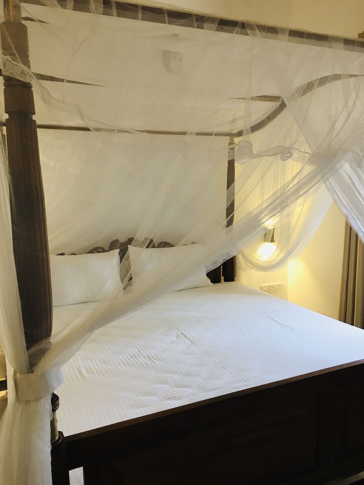 Ocean View — Hotel rooms in Bentota