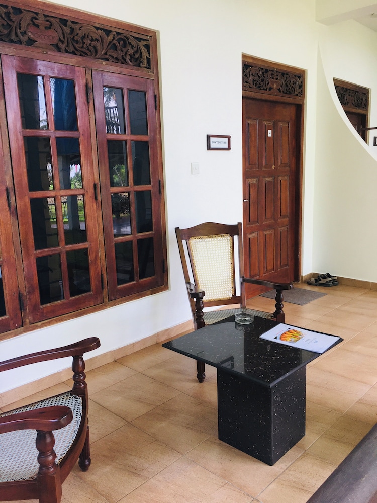 Ocean View — Hotel building in Bentota