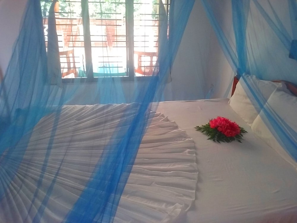 Ocean View — Hotel rooms in Bentota