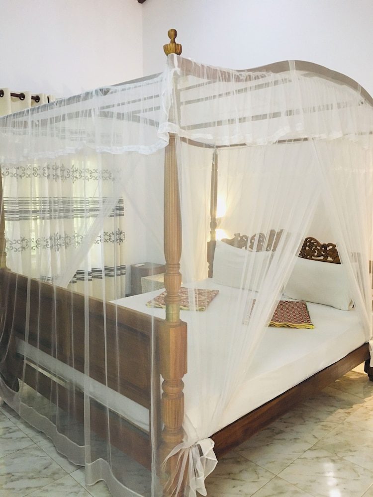 Ocean View — Hotel rooms in Bentota
