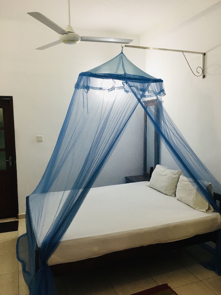 Ocean View — Hotel rooms in Bentota
