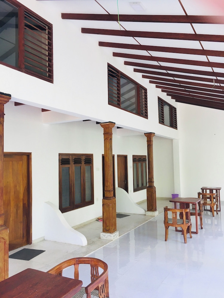 Ocean View — Hotel building in Bentota
