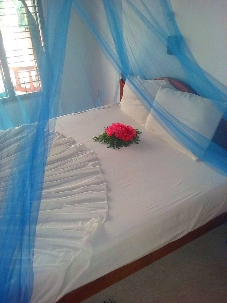 Ocean View — Hotel rooms in Bentota