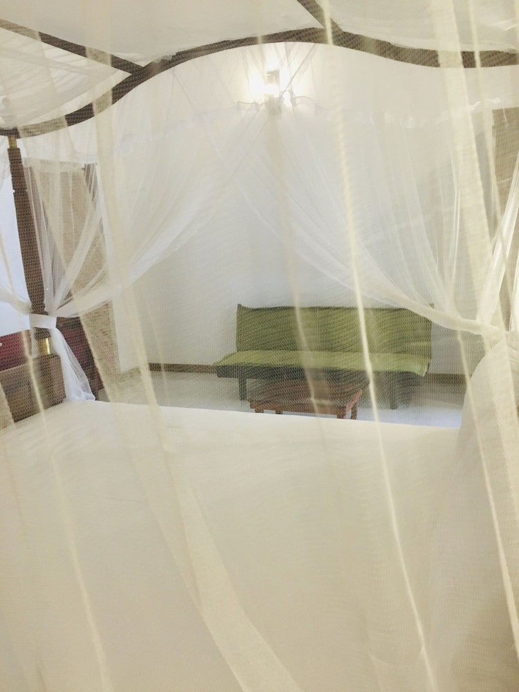Ocean View — Hotel rooms in Bentota