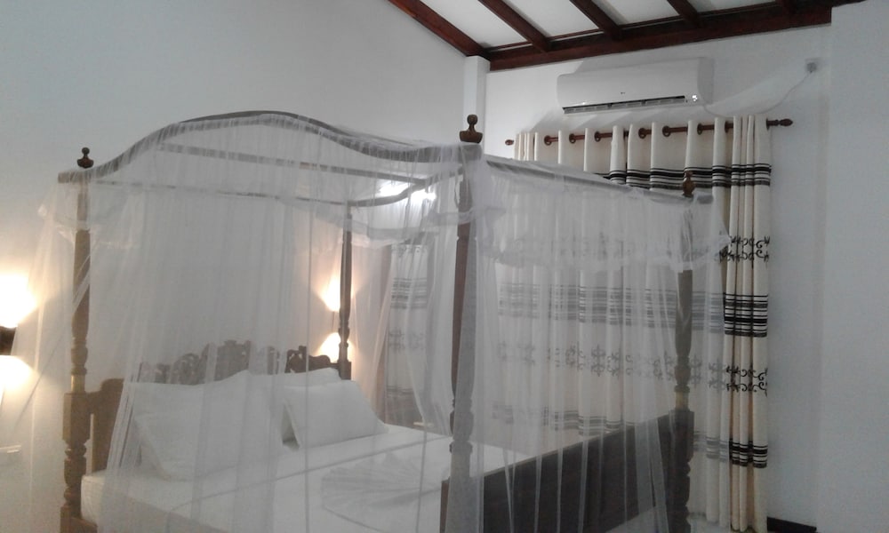 Ocean View — Hotel rooms in Bentota