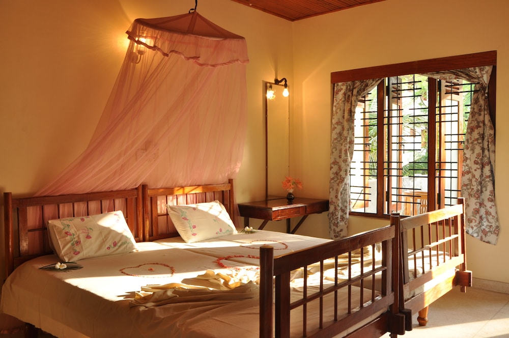 Ocean View — Hotel rooms in Bentota