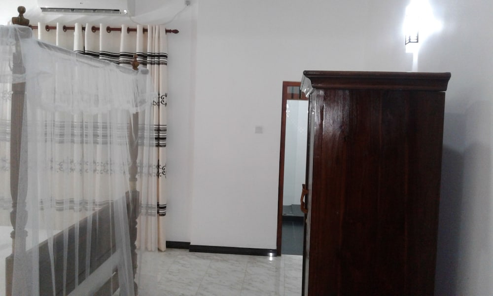 Ocean View — Hotel rooms in Bentota