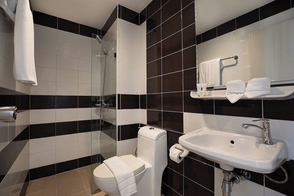 iCheck inn Chill Patong — Hotel rooms in Patong Beach, Phuket Province