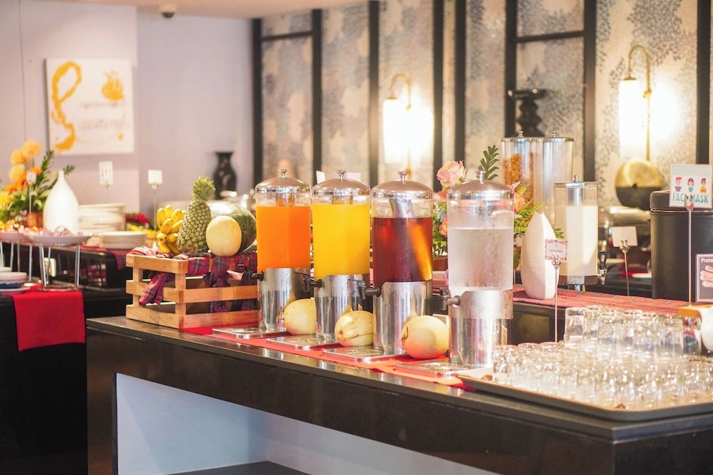 The Charm Resort Phuket — Restaurant & bars in Patong Beach, Phuket Province