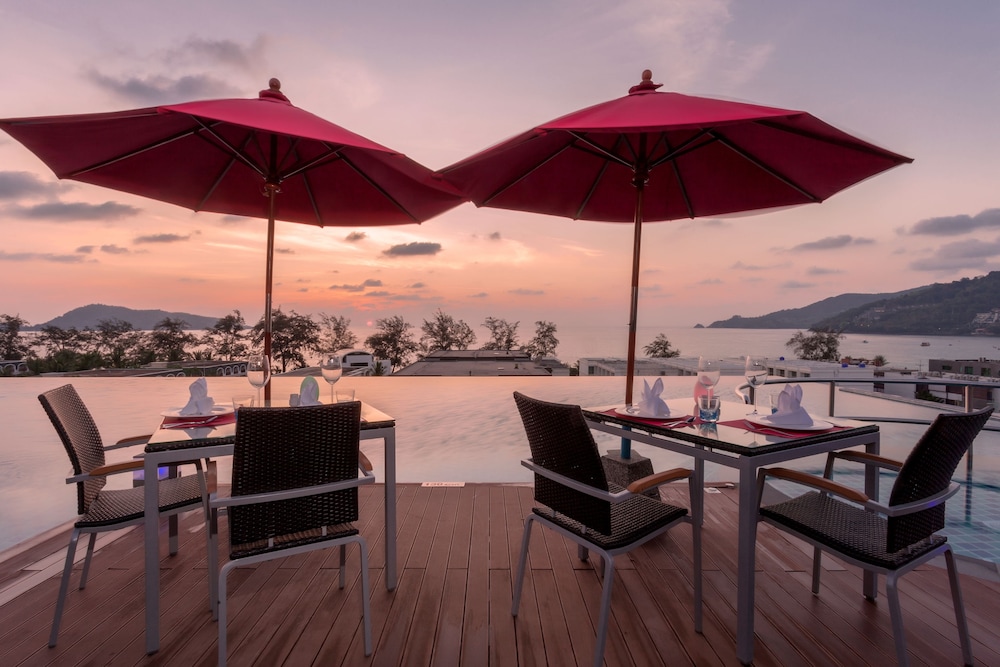 The Charm Resort Phuket — Restaurant & bars in Patong Beach, Phuket Province