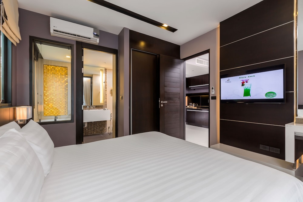 The Charm Resort Phuket — Hotel rooms in Patong Beach, Phuket Province