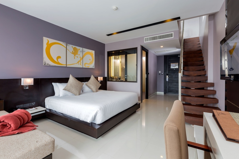 The Charm Resort Phuket — Hotel rooms in Patong Beach, Phuket Province