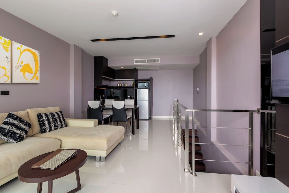The Charm Resort Phuket — Hotel rooms in Patong Beach, Phuket Province