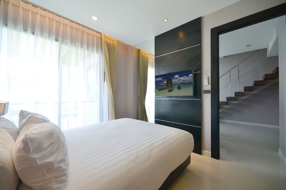 The Charm Resort Phuket — Hotel rooms in Patong Beach, Phuket Province