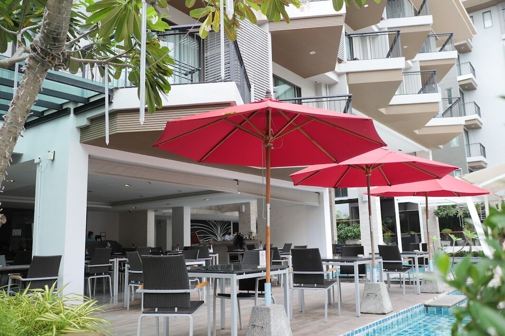 The Charm Resort Phuket — Restaurant & bars in Patong Beach, Phuket Province