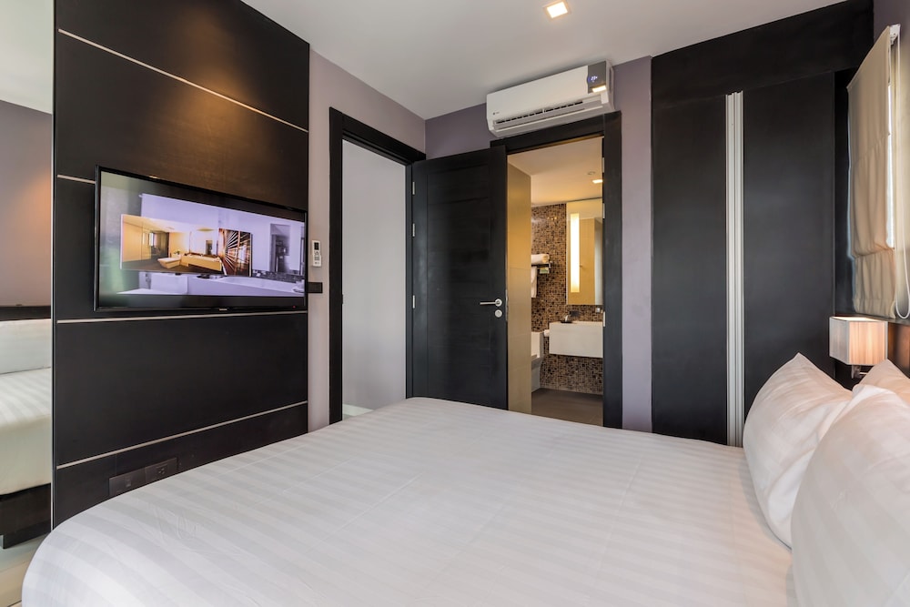 The Charm Resort Phuket — Hotel rooms in Patong Beach, Phuket Province