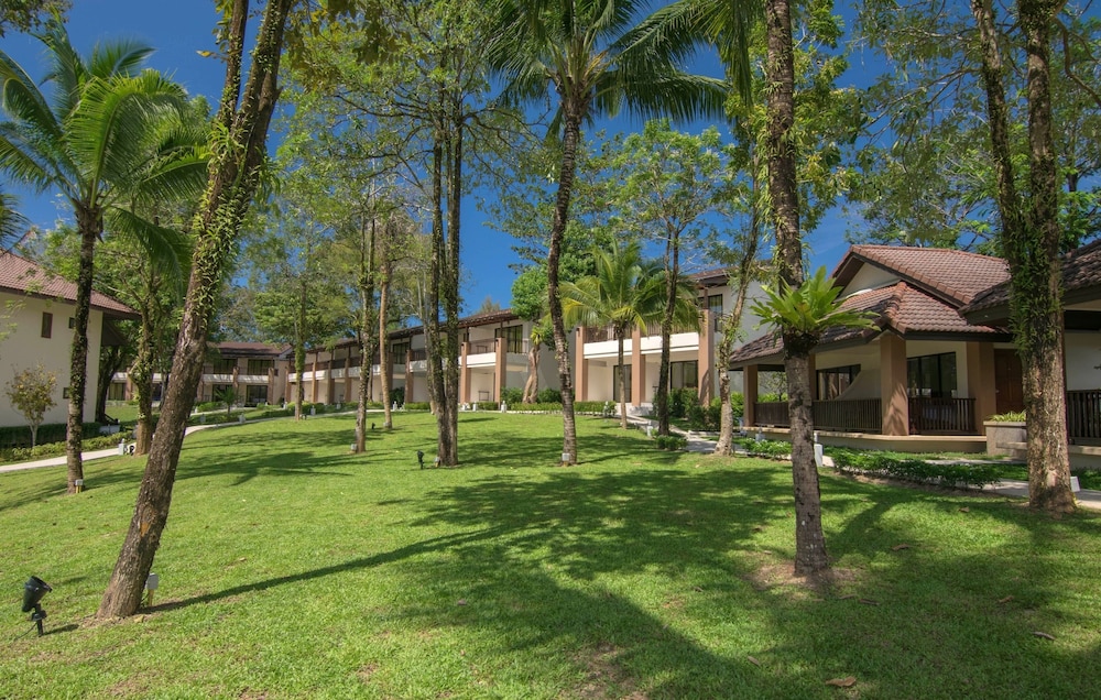 The Leaf Oceanside by Katathani — Hotel building in Khao Lak, Phang Nga