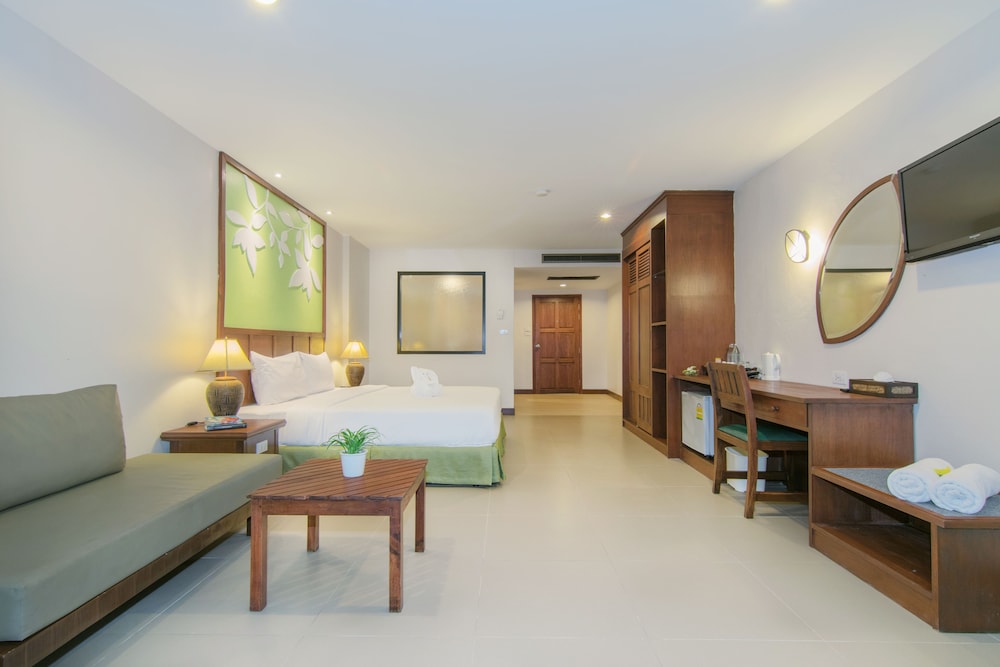 The Leaf Oceanside by Katathani — Hotel rooms in Khao Lak, Phang Nga