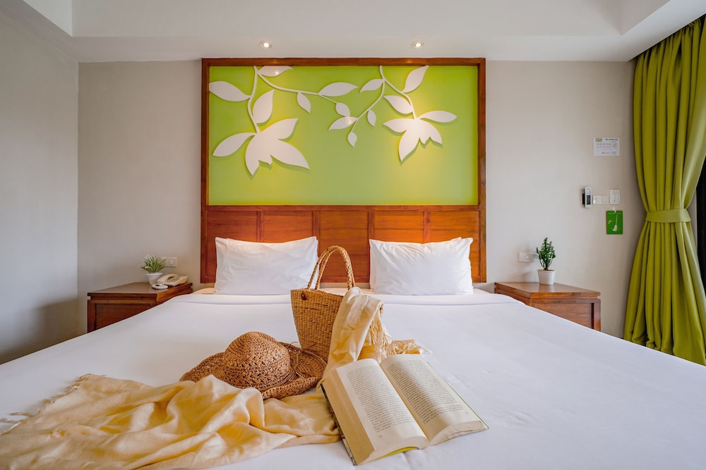 The Leaf Oceanside by Katathani — Hotel rooms in Khao Lak, Phang Nga