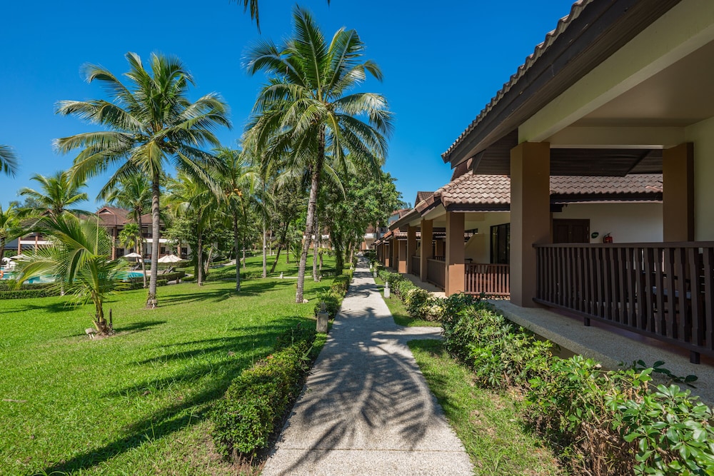 The Leaf Oceanside by Katathani — Hotel building in Khao Lak, Phang Nga