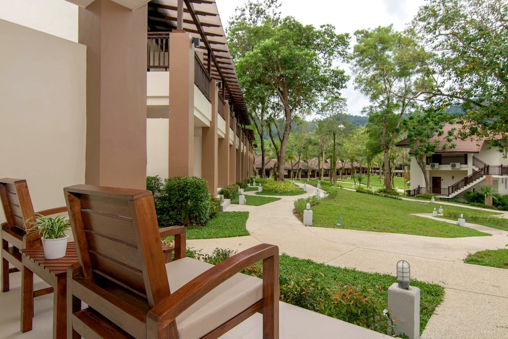 The Leaf Oceanside by Katathani — Hotel building in Khao Lak, Phang Nga
