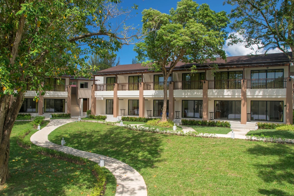 The Leaf Oceanside by Katathani — Hotel building in Khao Lak, Phang Nga