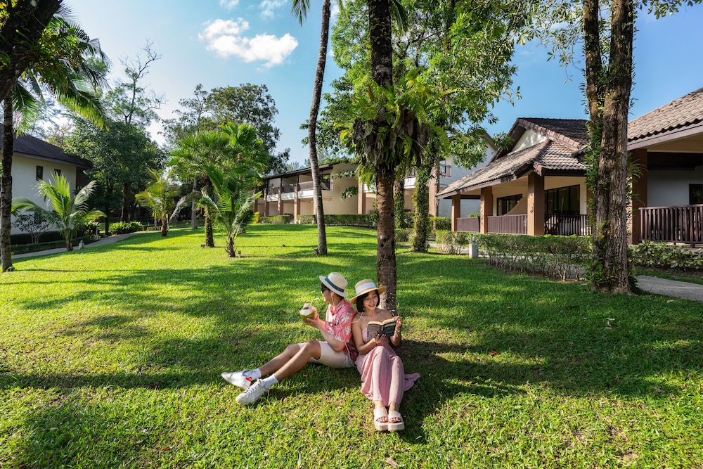 The Leaf Oceanside by Katathani — Hotel building in Khao Lak, Phang Nga