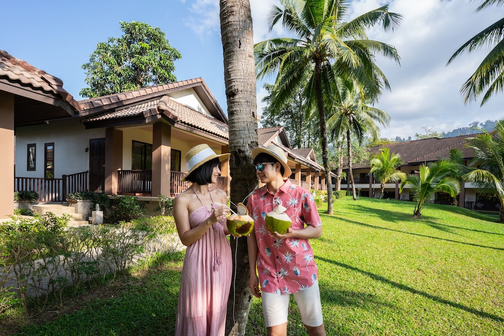 The Leaf Oceanside by Katathani — Hotel building in Khao Lak, Phang Nga
