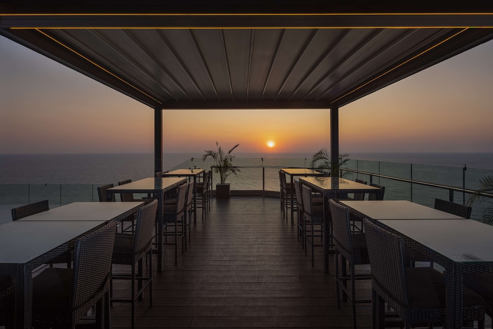 Radisson Hotel Colombo — Restaurant & bars in Colombo, Western Province