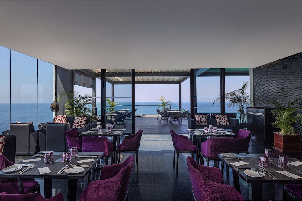 Radisson Hotel Colombo — Restaurant & bars in Colombo, Western Province