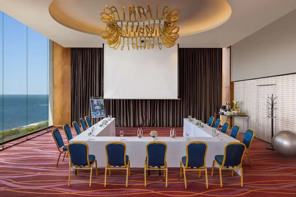 Radisson Hotel Colombo — Hotel building in Colombo, Western Province