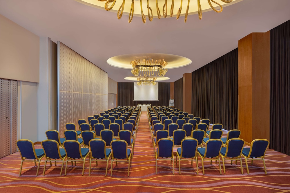 Radisson Hotel Colombo — Hotel building in Colombo, Western Province