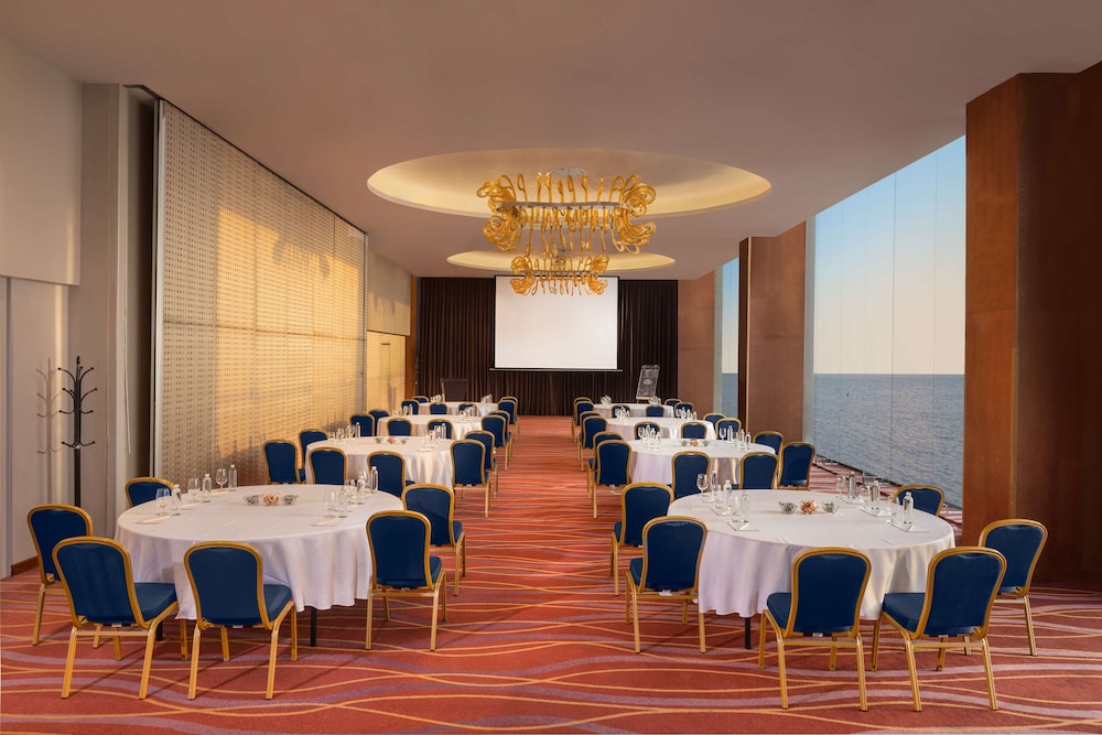 Radisson Hotel Colombo — Hotel building in Colombo, Western Province