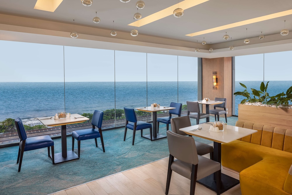 Radisson Hotel Colombo — Restaurant & bars in Colombo, Western Province