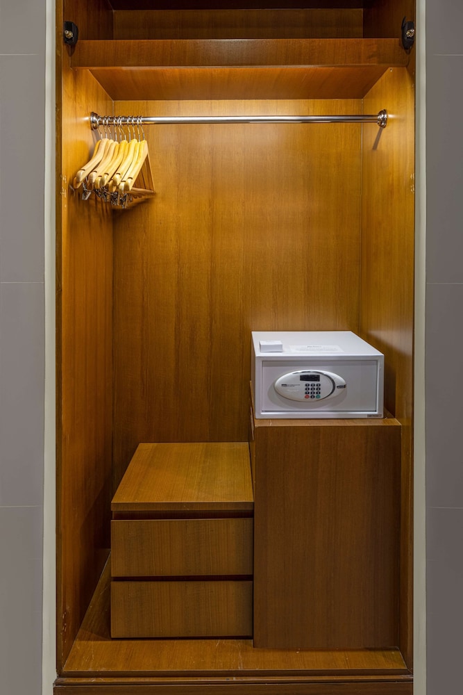 Radisson Hotel Colombo — Hotel rooms in Colombo, Western Province