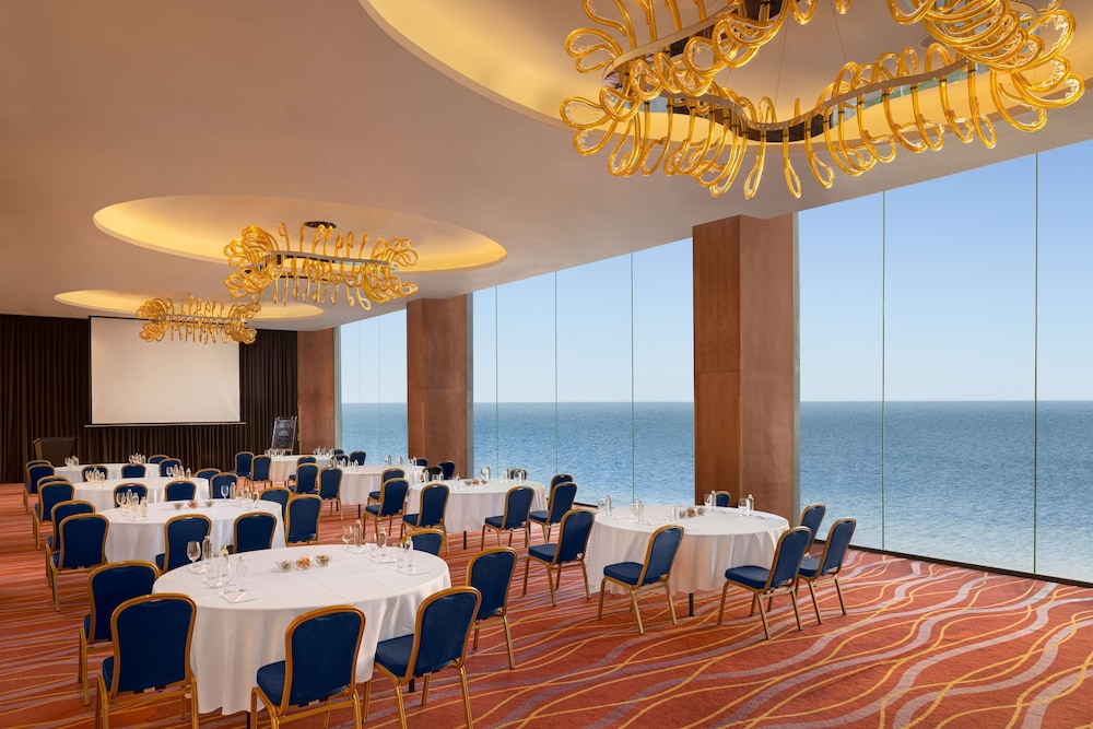 Radisson Hotel Colombo — Restaurant & bars in Colombo, Western Province