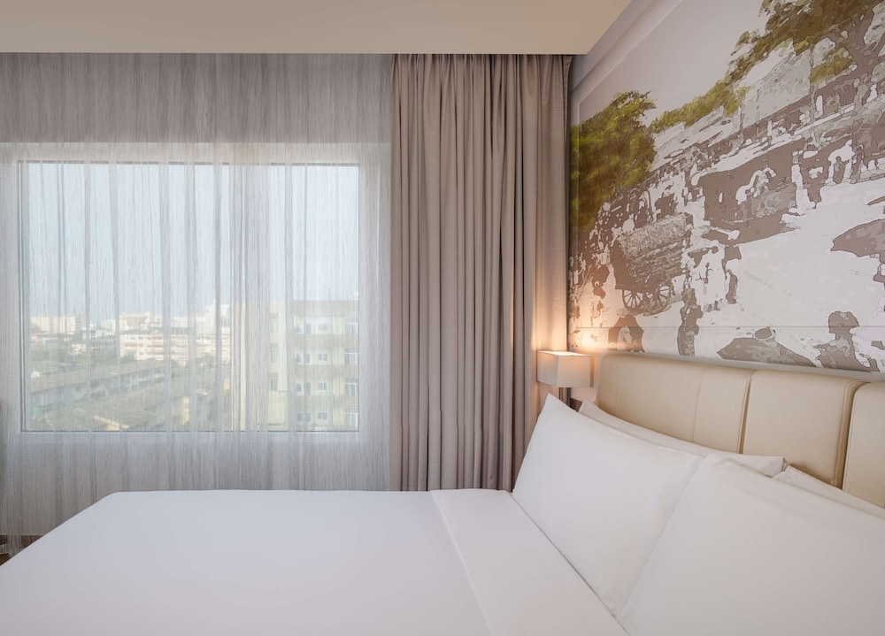 Radisson Hotel Colombo — Hotel rooms in Colombo, Western Province