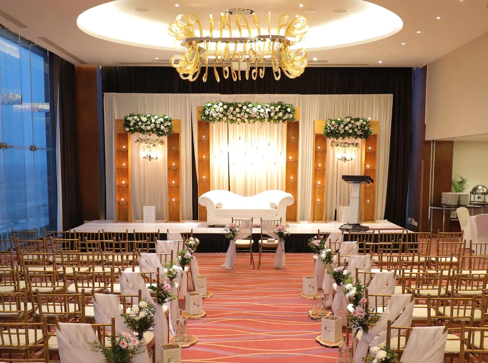 Radisson Hotel Colombo — Hotel building in Colombo, Western Province