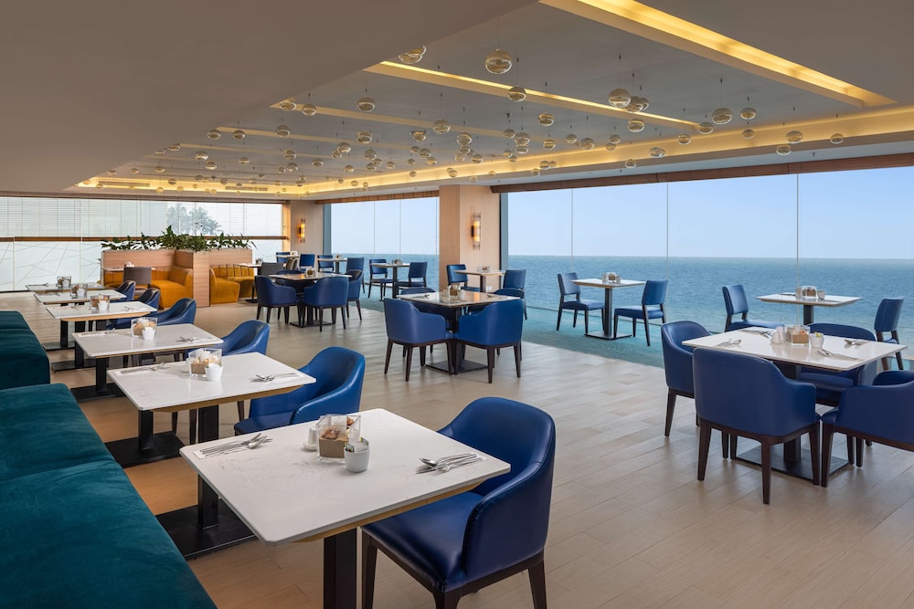 Radisson Hotel Colombo — Restaurant & bars in Colombo, Western Province