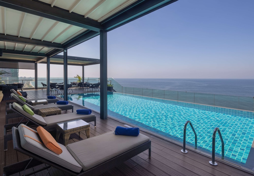 Radisson Hotel Colombo — Main photo in Colombo, Western Province