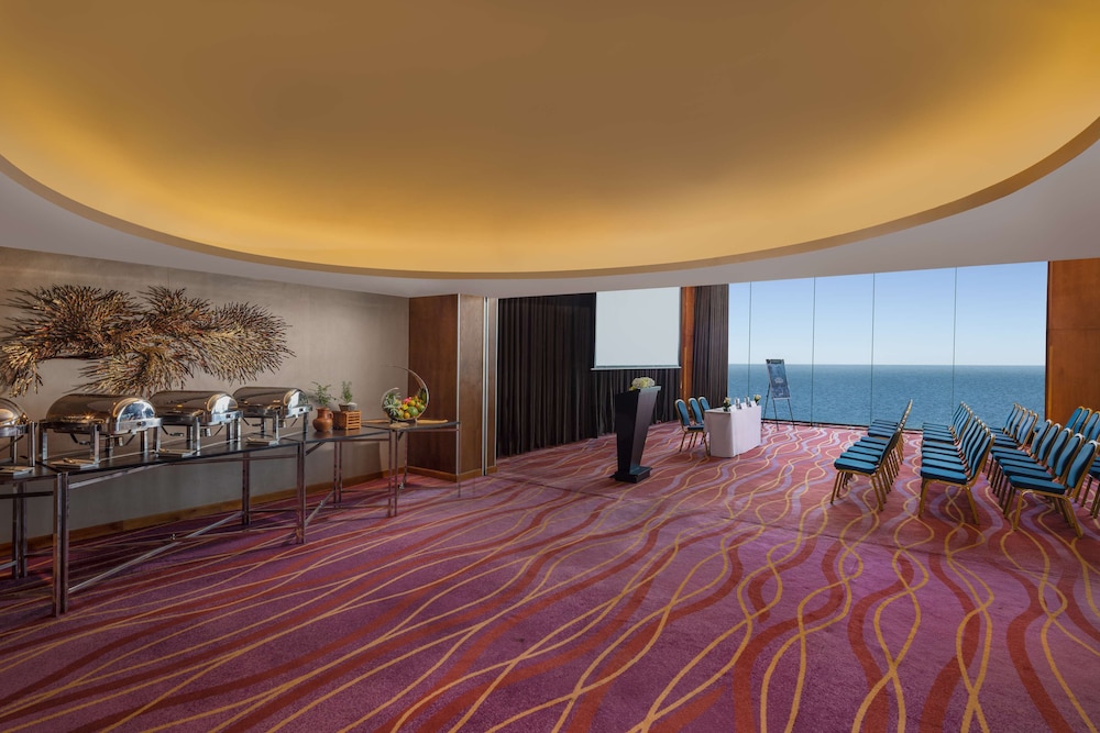 Radisson Hotel Colombo — Restaurant & bars in Colombo, Western Province