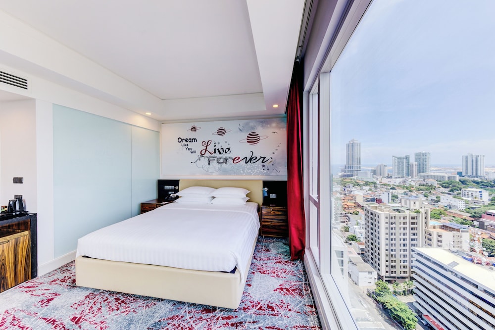 Cinnamon Red Colombo — Hotel rooms in Colombo, Western Province