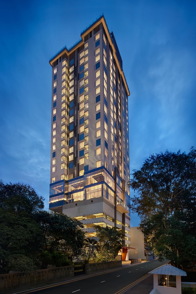 Cinnamon Red Colombo — Hotel building in Colombo, Western Province