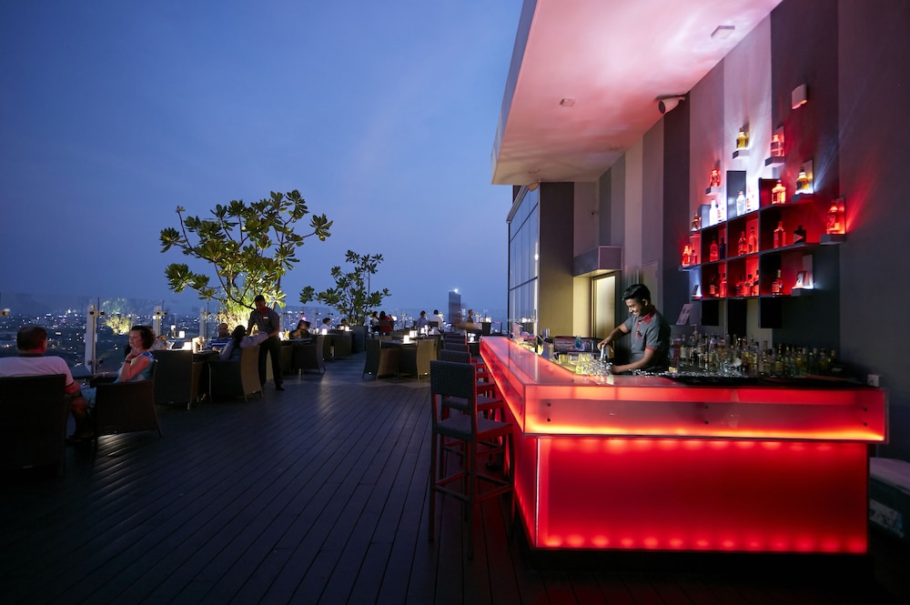 Cinnamon Red Colombo — Restaurant & bars in Colombo, Western Province