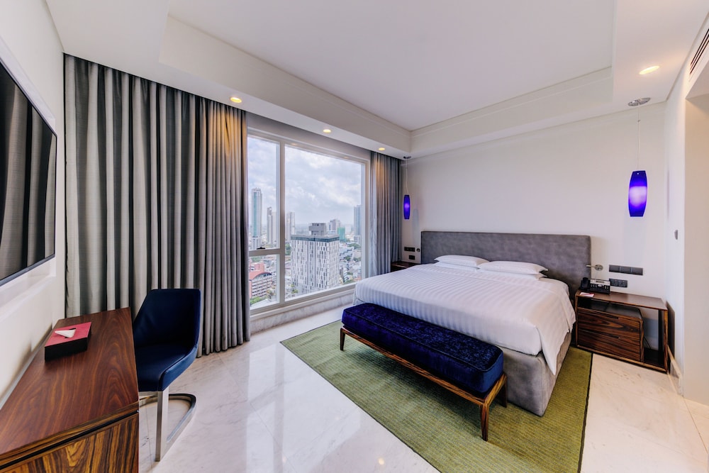 Cinnamon Red Colombo — Hotel rooms in Colombo, Western Province