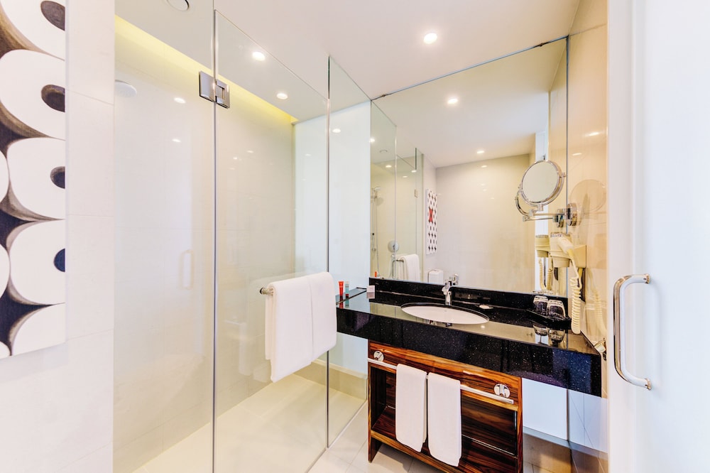 Cinnamon Red Colombo — Hotel rooms in Colombo, Western Province