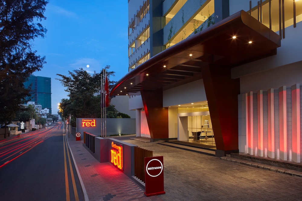 Cinnamon Red Colombo — Hotel building in Colombo, Western Province