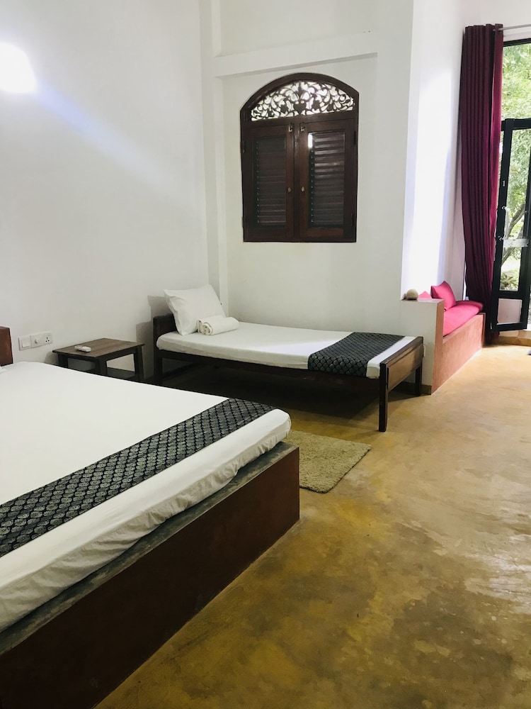 Leijay Garden Retreat — Hotel rooms in Galle, Southern Province