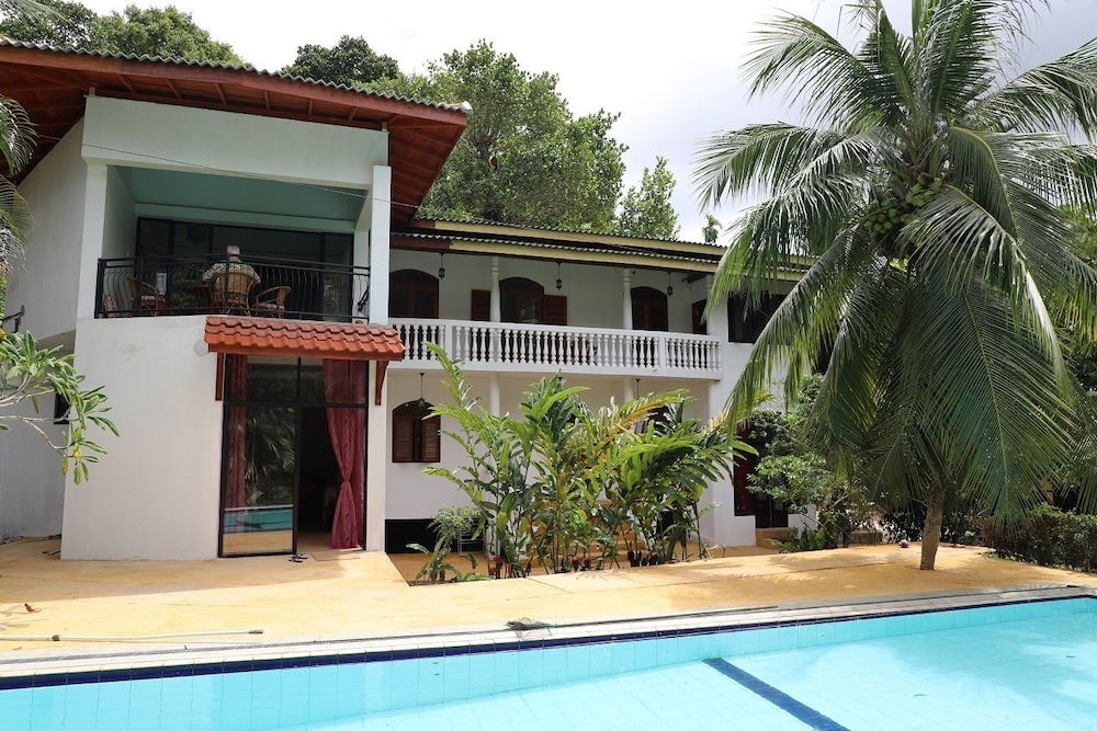 Leijay Garden Retreat — Swimming pool in Galle, Southern Province
